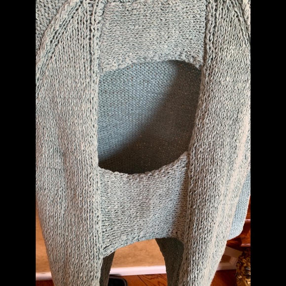 Open Back Long Sleeve Knit Sweater - Picture 6 of 7